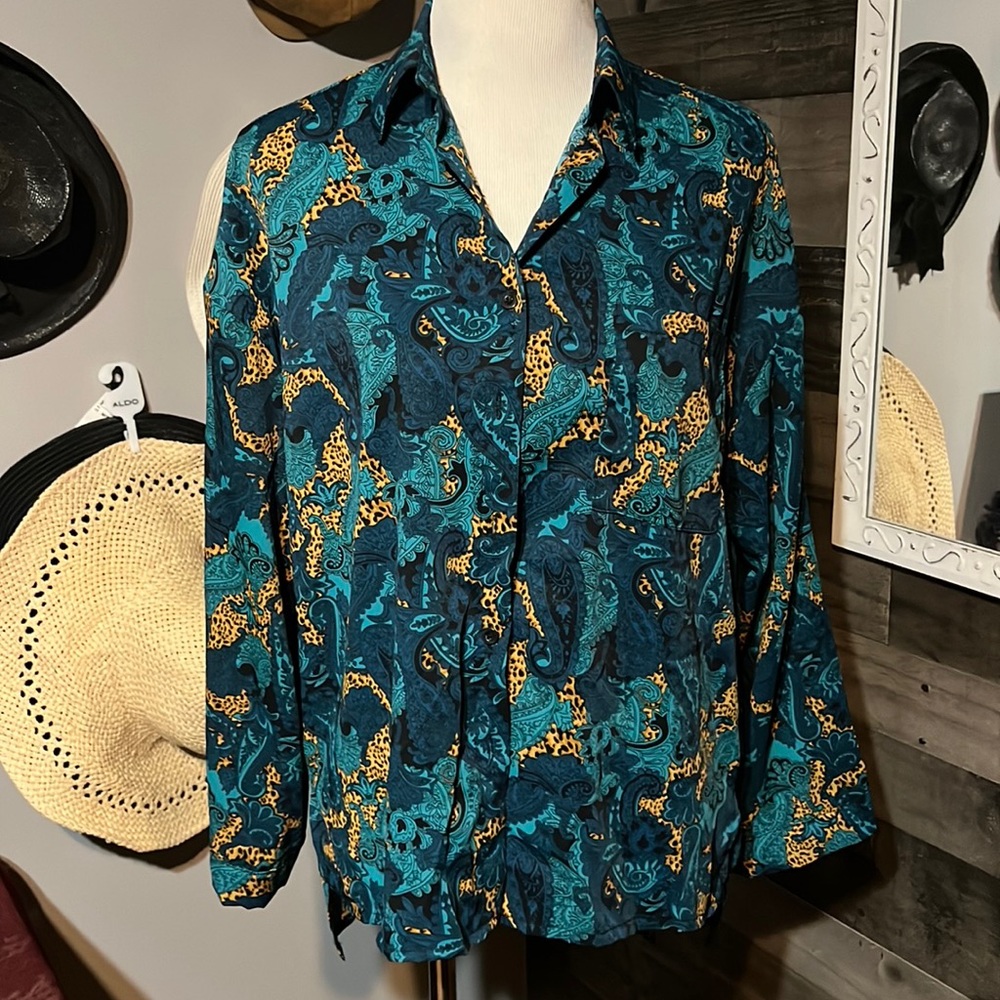 Like New Woman Blouse